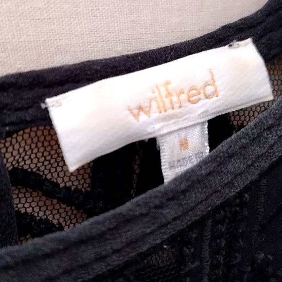 Wilfred Aritzia | Eclater Crinkled Yoke Blouse in Black | Size Medium - Picture 8 of 8